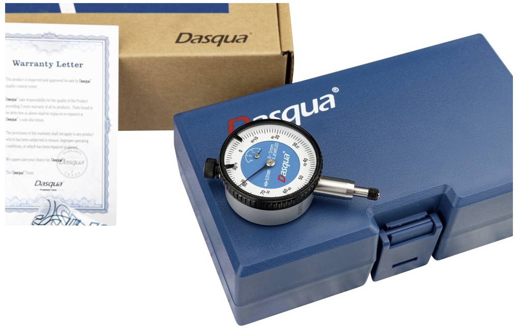 'Dasqua'-Kit: Blauer Kasten mit Messgerät und Garantiebrief. Markenname auf Karton und Kasten sichtbar.
