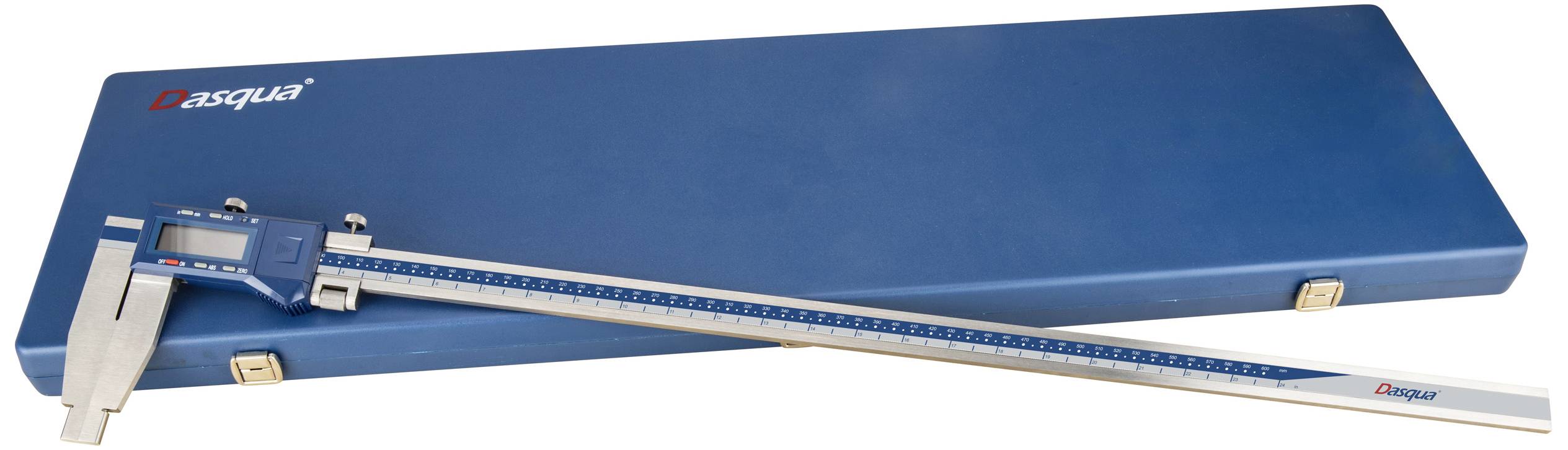 Ein blauer digitaler Messschieber liegt auf einem blauen Etui.