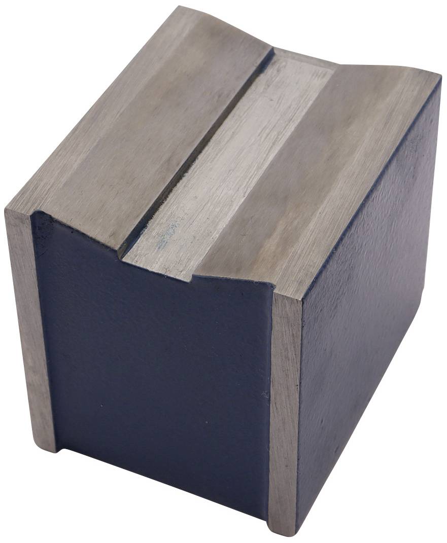 Ein quadratischer, metallener Präzisionswinkelblock mit einer V-Kerbe, zum Halten oder Positionieren runder Werkstücke.