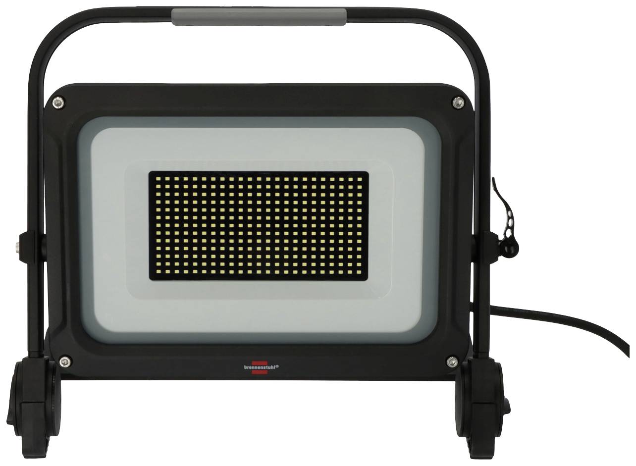 Ein schwarzer LED-Strahler steht auf zwei Rädern. Er besitzt ein rechteckiges Leuchtfeld mit vielen kleinen LED-Lichtern.