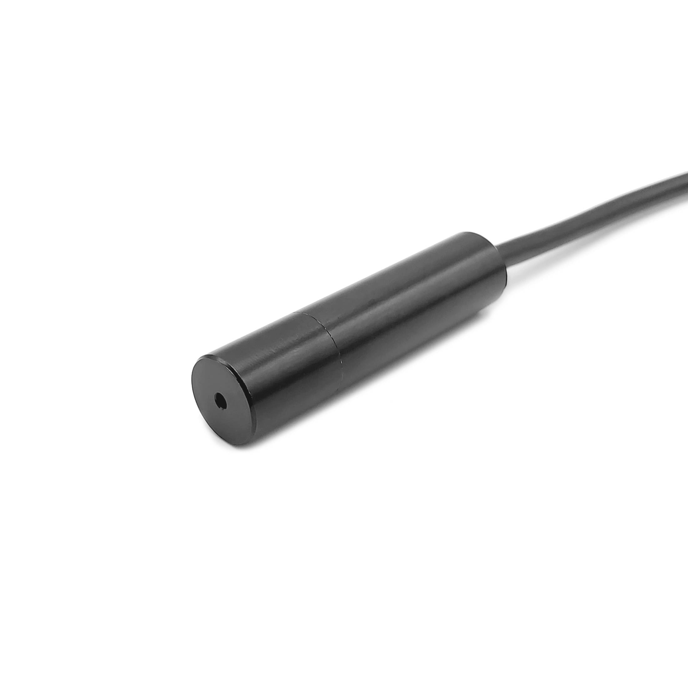 Ein schwarzer, zylindrischer Sensor mit Kabel, verwendet für Temperatur- oder Feuchtigkeitsmessungen in technischen Anwendungen.