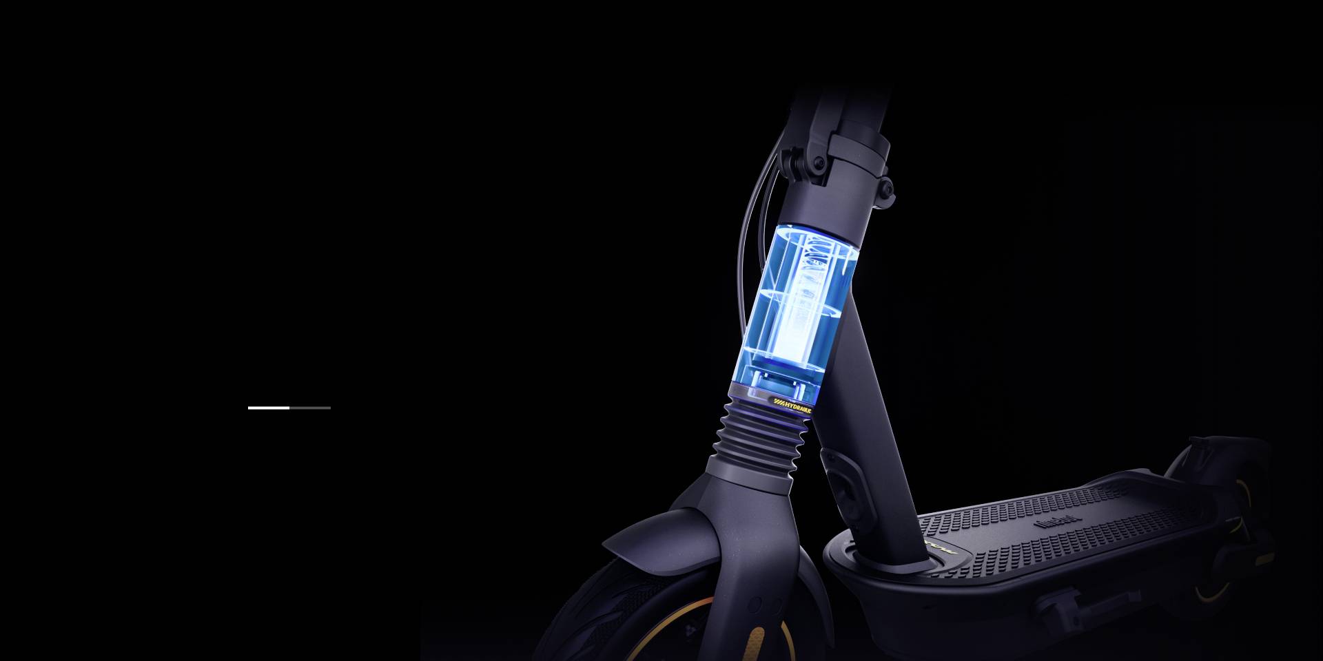 Ein schwarzer Elektroroller mit blauem Lichtelement am Lenker, auf dunklem Hintergrund. Fokus liegt auf dem modernen Design des Scooters.