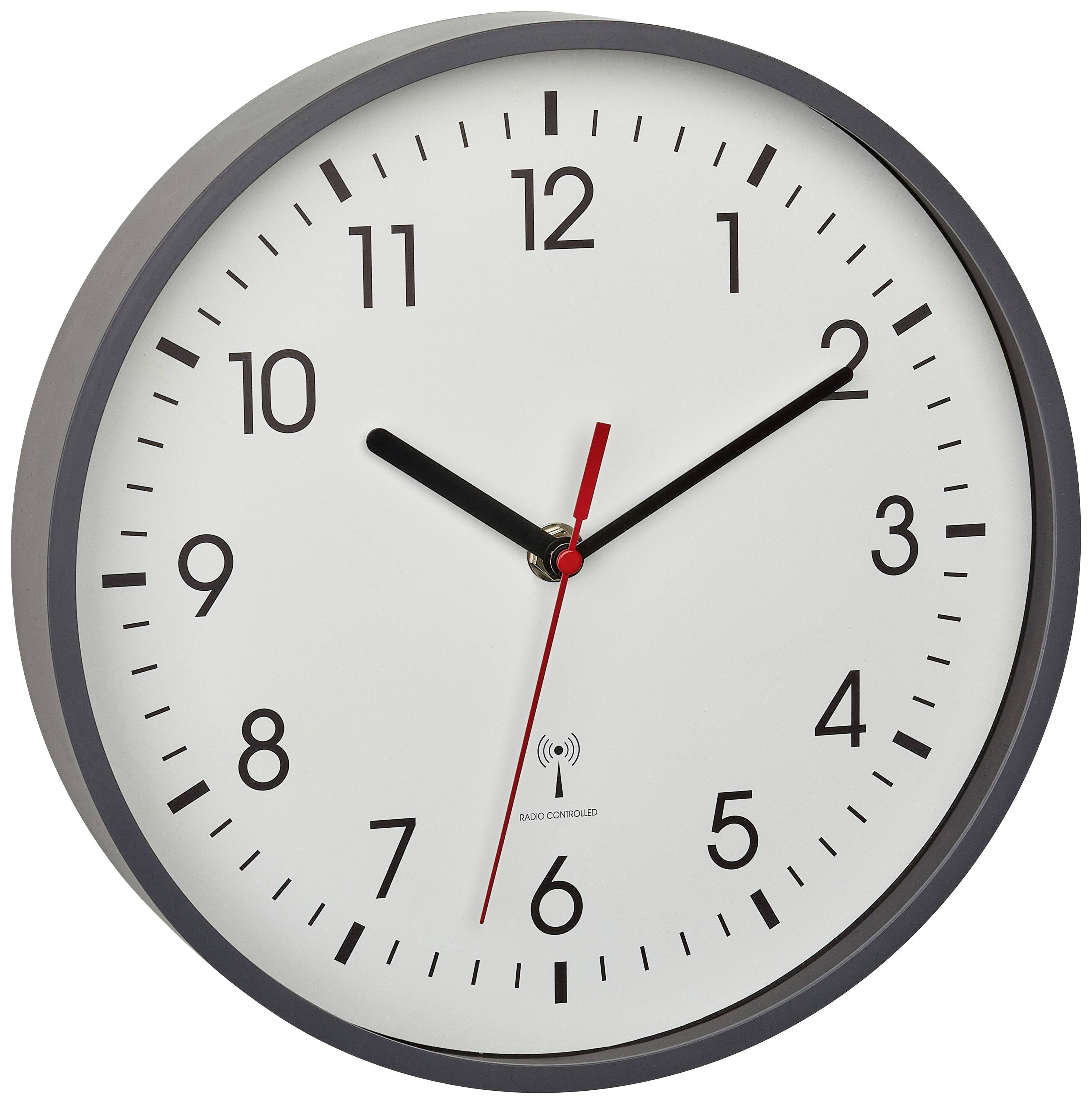 Eine runde Wanduhr mit weißem Zifferblatt, schwarzen Stunden- und Minutenzeigern, sowie einem roten Sekundenzeiger. Sie zeigt 10:10 Uhr an.