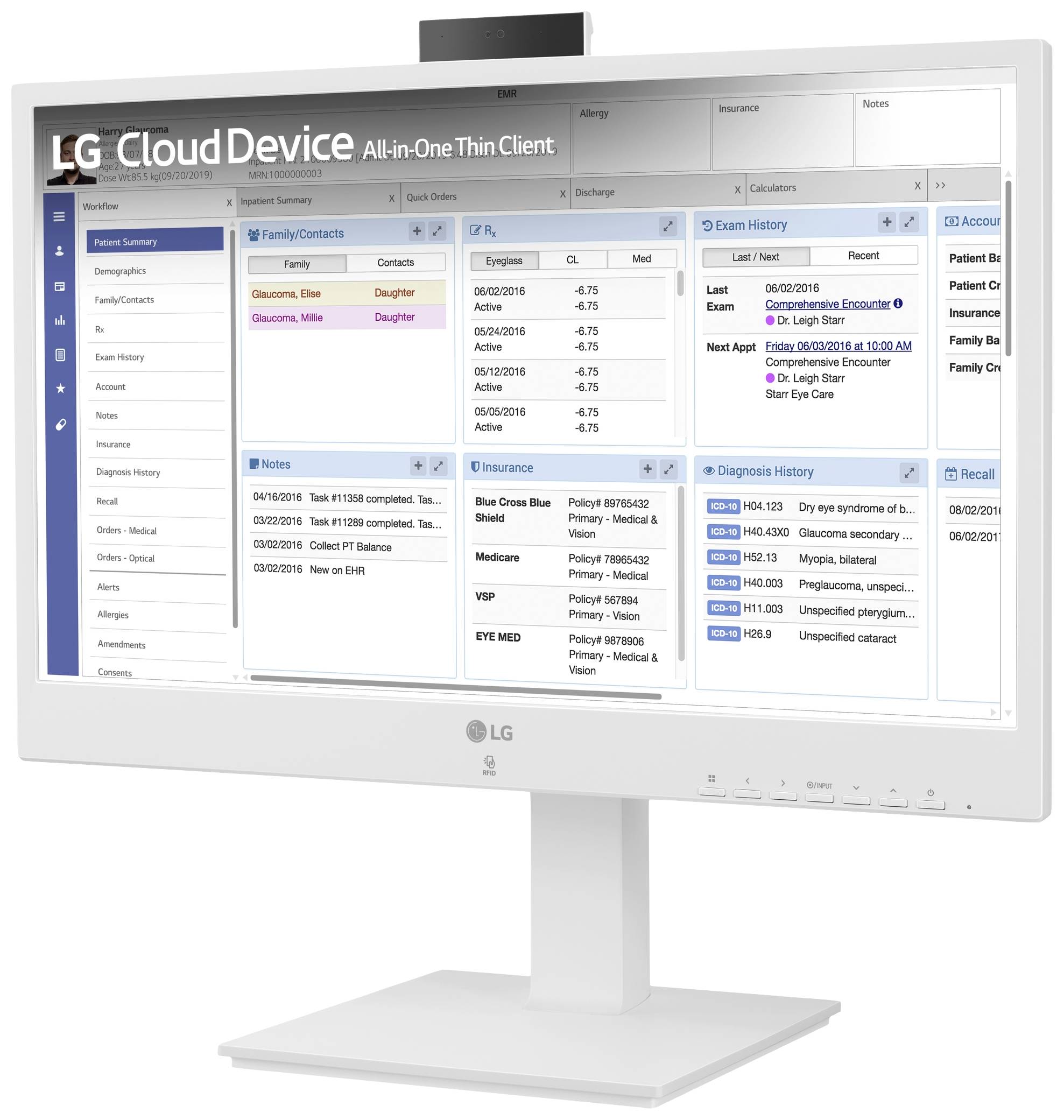 Ein Computerbildschirm zeigt eine medizinische Software mit Patientendaten, darunter Familien- und Diagnosehistorie, Notizen und Untersuchungen.