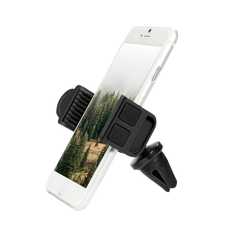 Ein Smartphone wird von einer Autohalterung gehalten. Das Display zeigt ein Waldmotiv. Die Halterung wird in eine Lüftungsöffnung eingesetzt.