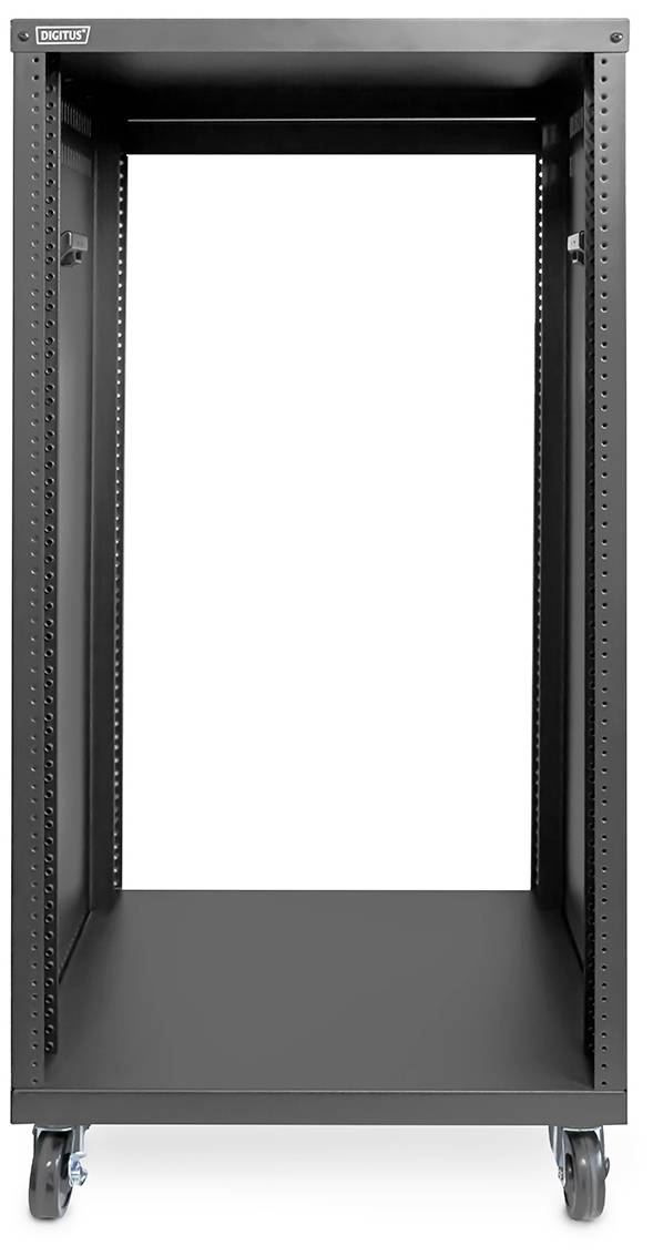 Leeres schwarzes Server-Rack mit Rollen, geeignet zur Montage von IT-Geräten.