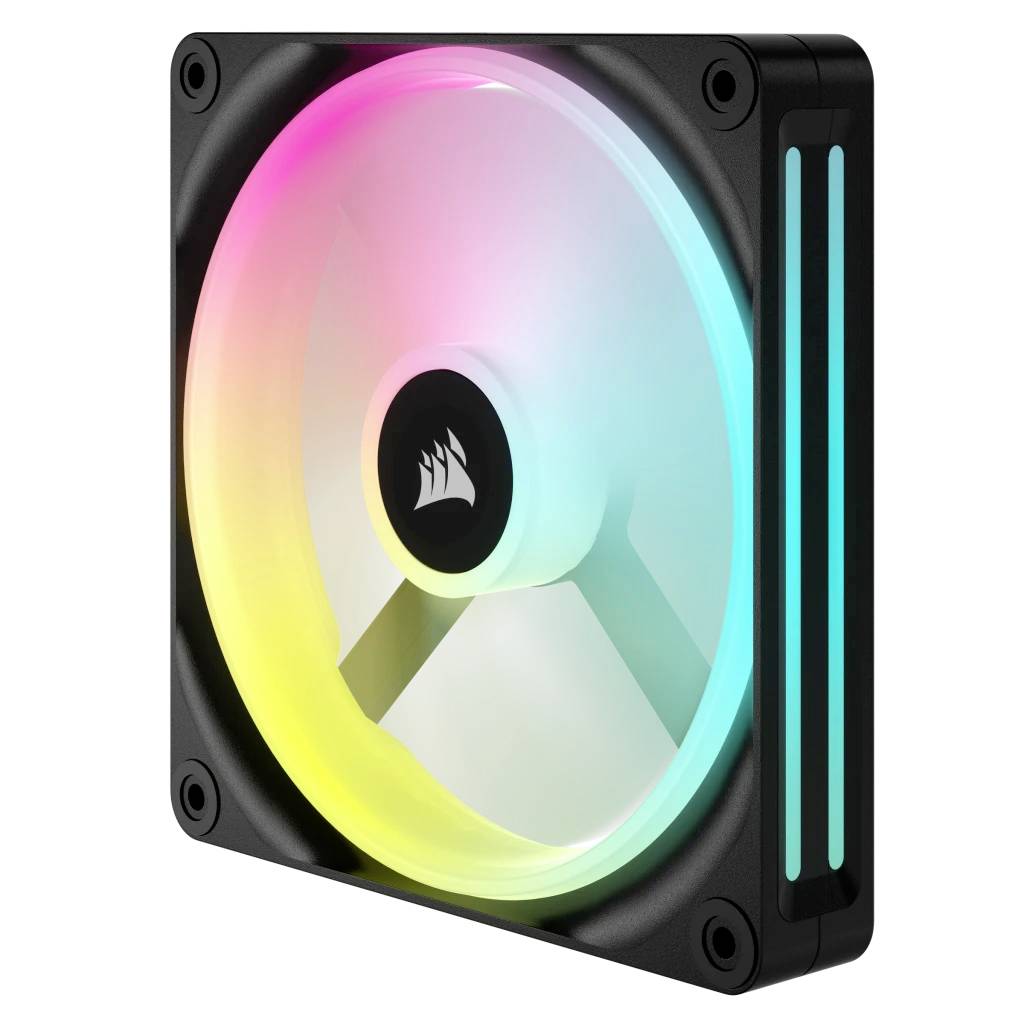 Ein Computerlüfter mit leuchtenden RGB-Lichtern in mehreren Farben. Ventilator dreht sich in einem schwarzen quadratischen Rahmen.