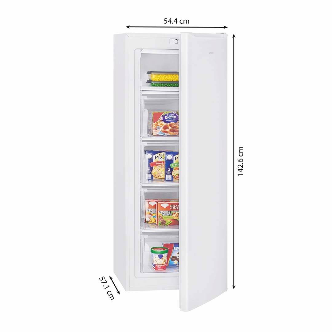 Ein offener weißer Gefrierschrank mit fünf gefüllten Fächern. Höhe: 142,6 cm, Breite: 54,4 cm, Tiefe: 57,1 cm. Enthält verpackte Lebensmittel.