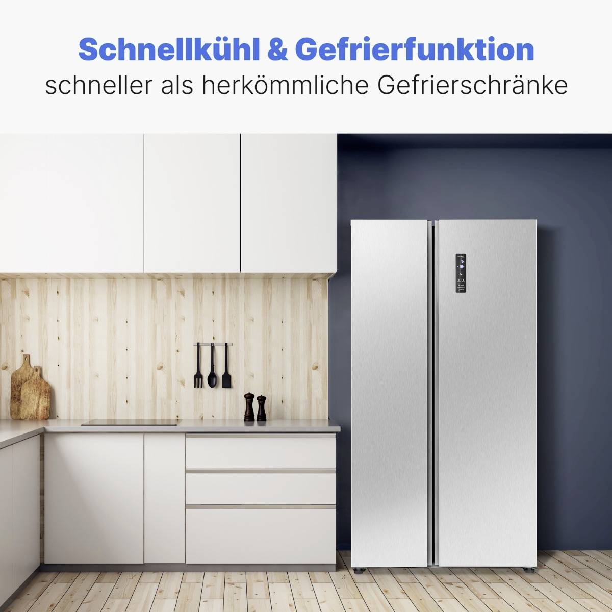 Moderne Küche mit stilvollem Einbau und großem, silbernen Kühlschrank mit 'Schnellkühl & Gefrierfunktion' für effizientes Kühlen.
