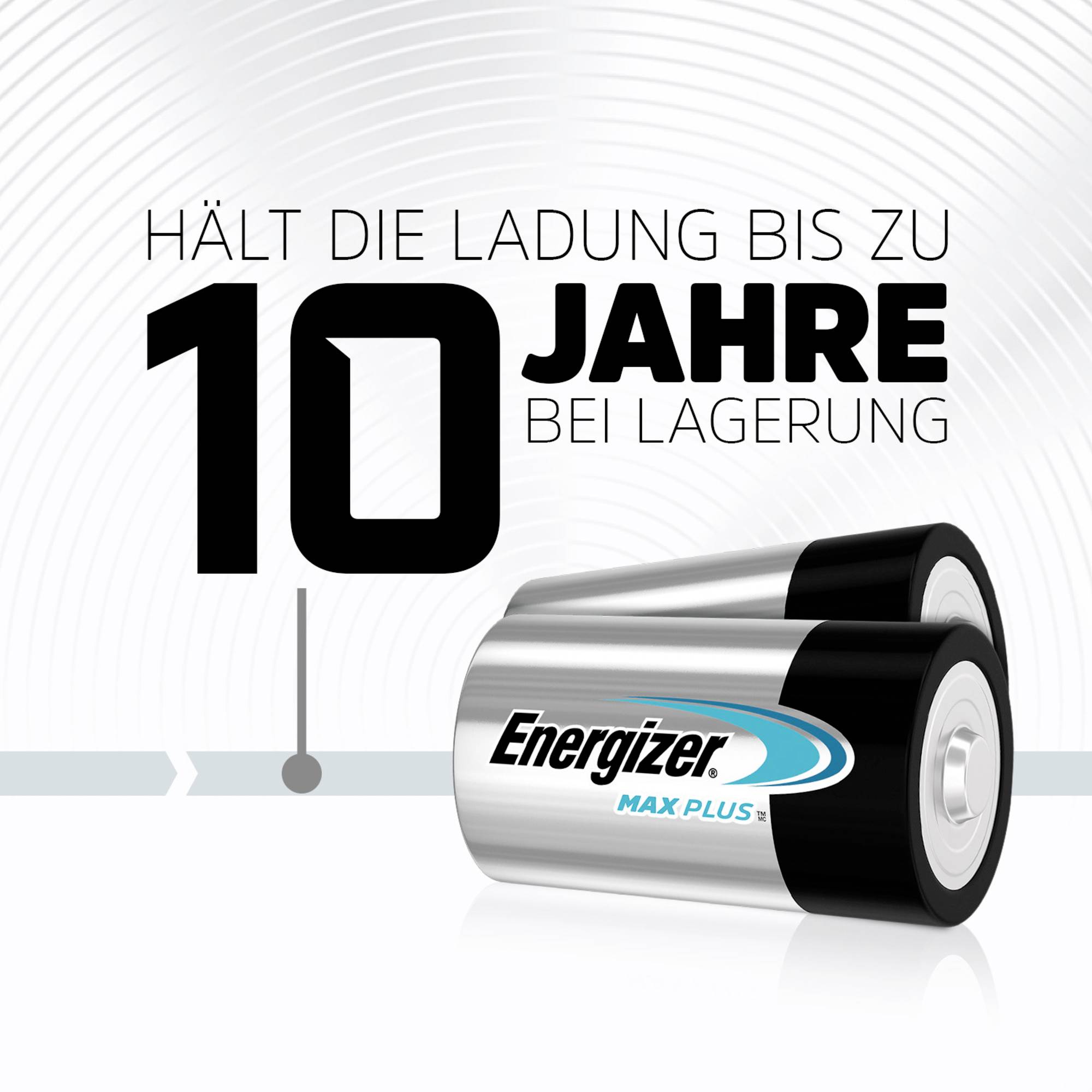 Zwei silberne Batterien der Marke 'Energizer Max Plus' und Text 'Hält die Ladung bis zu 10 Jahre bei Lagerung' auf grauem Hintergrund.