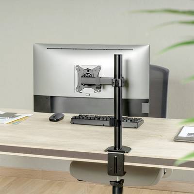 Ein verstellbarer Monitorarm ist an einem Schreibtisch befestigt, der keine Kabel sichtbare zeigt und für Ordnung sorgt.