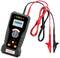 Tragbares Osram-Batterietestgerät mit Display und zwei farbigen Anschlusskabeln, eines rot und eines schwarz, für Autobatterien.