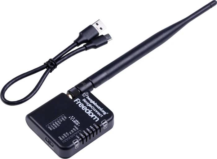 Ein schwarzes USB-WiFi-Modul mit Antenne und Kabel, geeignet für kabellose Internetverbindungen.