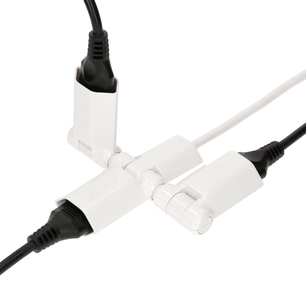 Ein weißer Kabelverbinder verbindet drei schwarze Netzkabel in einem T-förmigen Setup. Funktion: Stromverteilung.