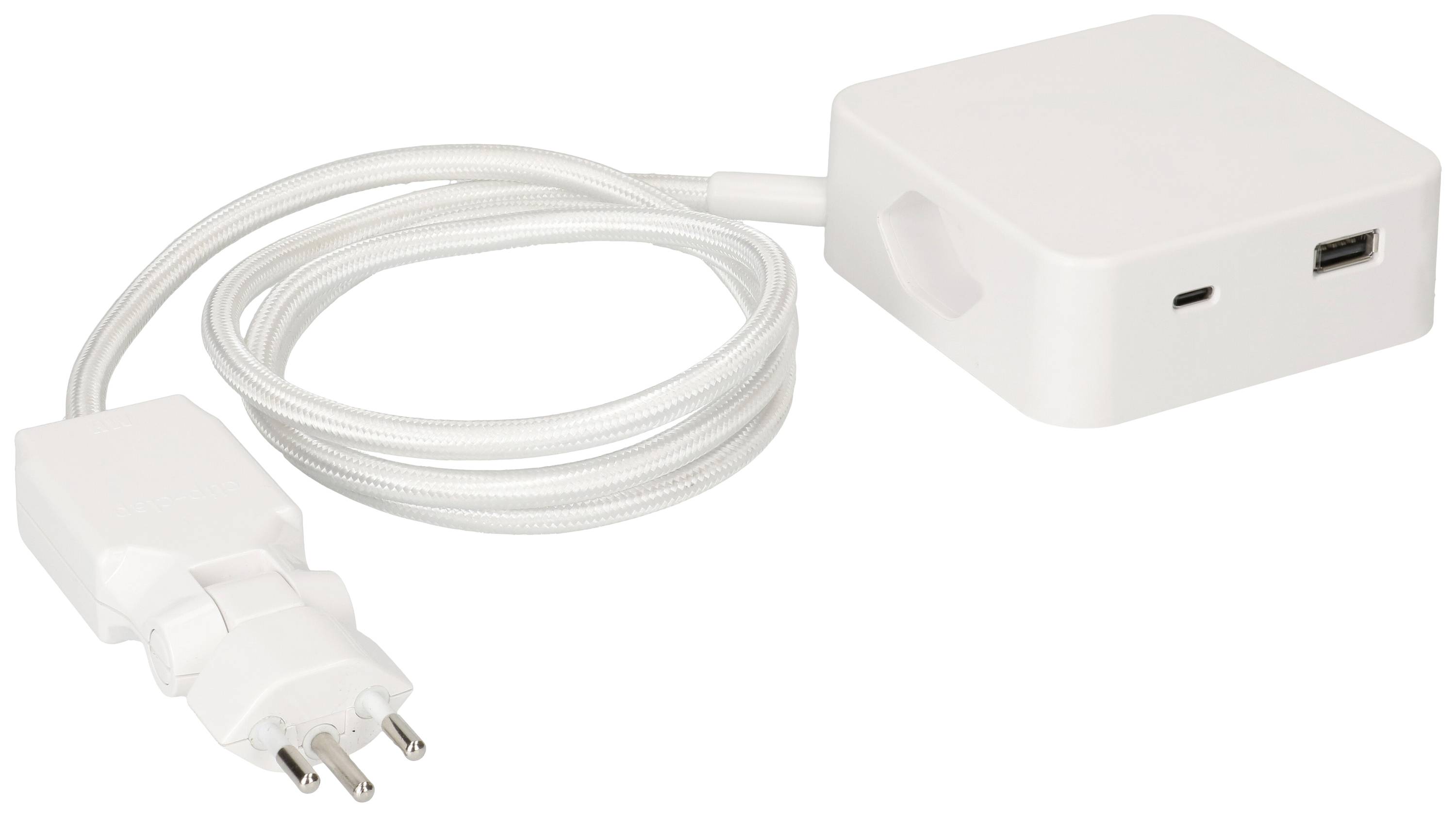 Weißes Ladegerät mit einem Stecker und zwei USB-Anschlüssen, einem Standard-USB und einem USB-C-Anschluss, an einem weißen Kabel.