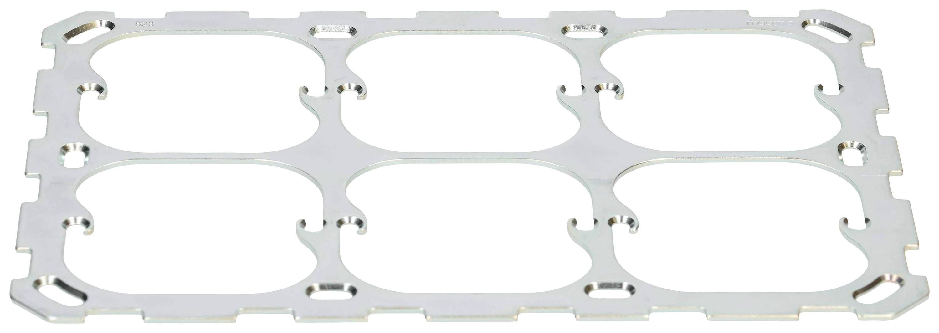 Metallplatte mit neun ovalen Öffnungen, symmetrisch angeordnet, verwendet vermutlich als Halterung oder zur Unterstützung von Bauteilen.