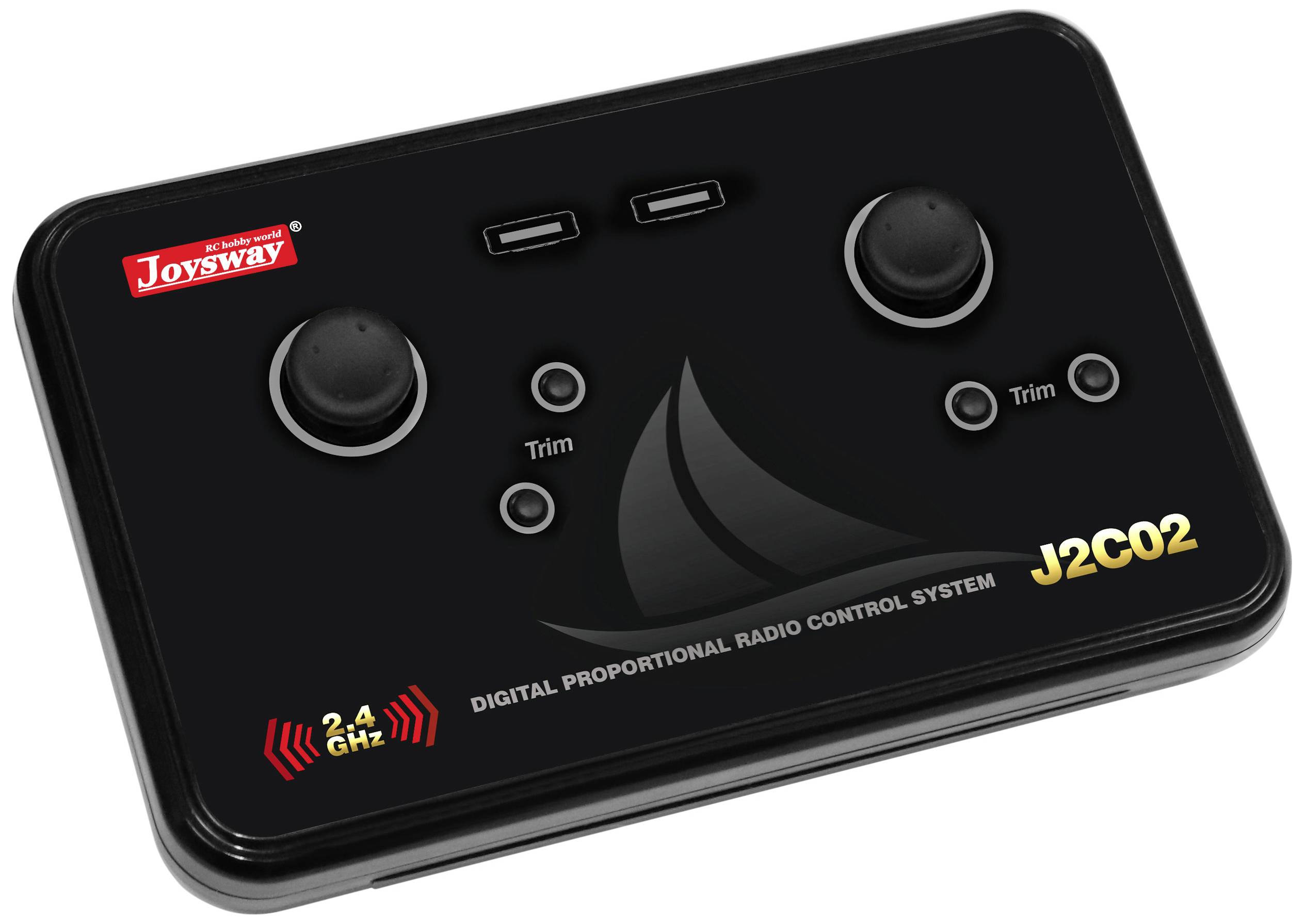 Schwarze Fernbedienung mit zwei Steuerknüppeln und der Aufschrift 'Digital Proportional Radio Control System J2C02'.