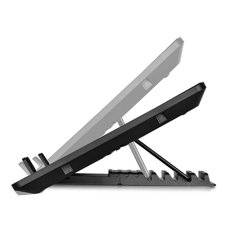 Ein Laptop-Ständer aus Metall mit mehreren Höhenstufen, seitliche Ansicht. Geeignet zur Verbesserung der ergonomischen Haltung beim Arbeiten.