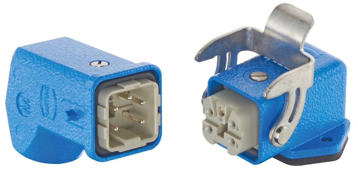 Zwei blaue elektrische Stecker mit Metallklemmen; einer zeigt die Stiftkontakte, der andere die Buchsen.