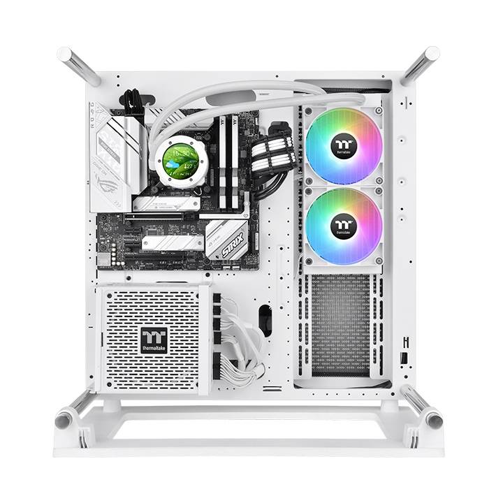 Ein offener Computer mit sichtbaren Komponenten wie einem Lüfter mit Regenbogen-LED, einer CPU mit Kühlung und einem Netzteil.