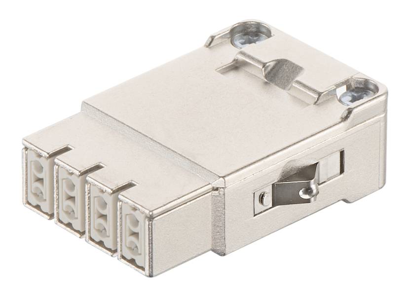 Ein silberner RJ-45-Stecker mit vier Ports, geeignet für Netzwerkverbindungen in technischen und industriellen Anwendungen.