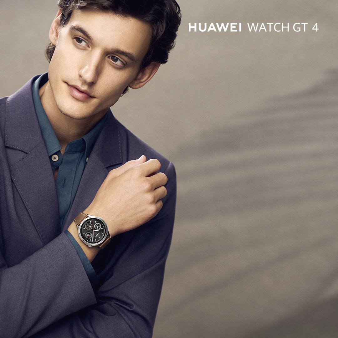 Ein Mann im Anzug schaut zur Seite. Am Handgelenk trägt er eine Huawei Watch GT 4. Oben rechts im Bild steht 'HUAWEI WATCH GT 4'.