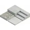 Betonstufen-Design mit glatter Oberfläche und Variante mit Kiesbeschichtung, zeigt unterschiedliche Materialien und Texturen.