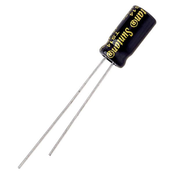 Ein schwarzer, zylindrischer Elektrolytkondensator mit zwei langen Drahtanschlüssen, verwendet zur Energiespeicherung in elektronischen Schaltungen.