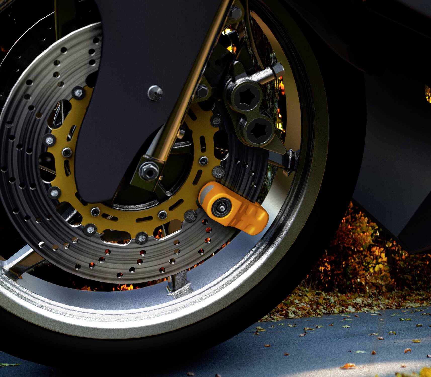 Nahaufnahme eines Motorrad-Vorderrads mit Bremsscheibe und orangefarbenem Bremsscheibenschloss, das zur Sicherung dient.