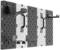 'Ein modulares Werkzeugaufbewahrungssystem mit mehreren Haken und Halterungen, montiert an einer perforierten Wandplatte.'