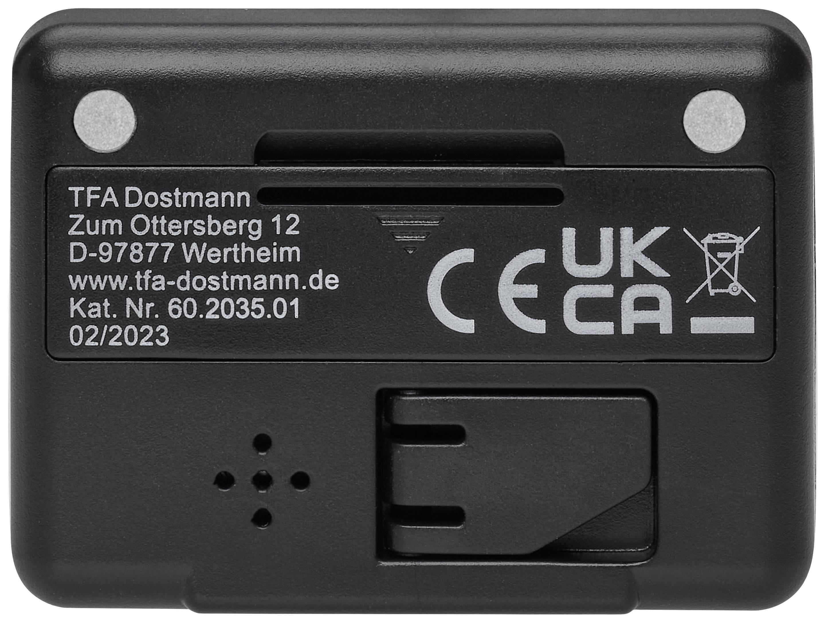 Rückseite eines TFA Dostmann Geräts mit Herstelleradresse, Webseite, Modellnummer, Produktionstag 02/2023 und Konformitätszeichen.