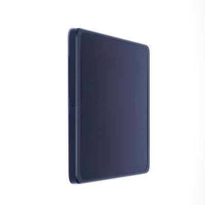 Ein modernes Tablet mit einem dunklen Bildschirm ist seitlich ausgerichtet, vor einem schlichten, hellen Hintergrund.