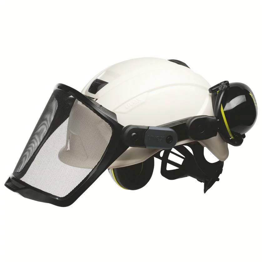 Schutzhelm mit integriertem Visier und Gehörschutz, geeignet für Arbeiten mit Kettensägen und in der Forstwirtschaft.