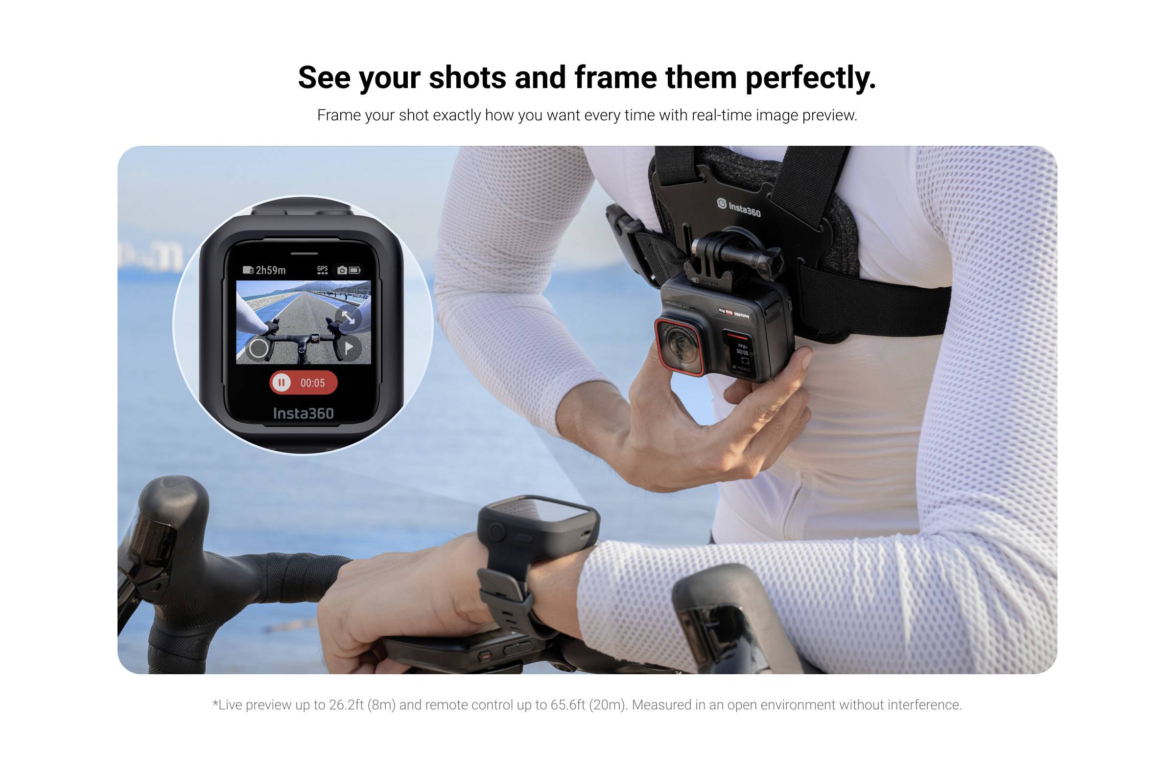 Eine Person auf einem Fahrrad trägt eine Kamera am Körper. Ein Inset zeigt das Kameradisplay mit Echtzeitvorschau zur Aufnahmegestaltung.