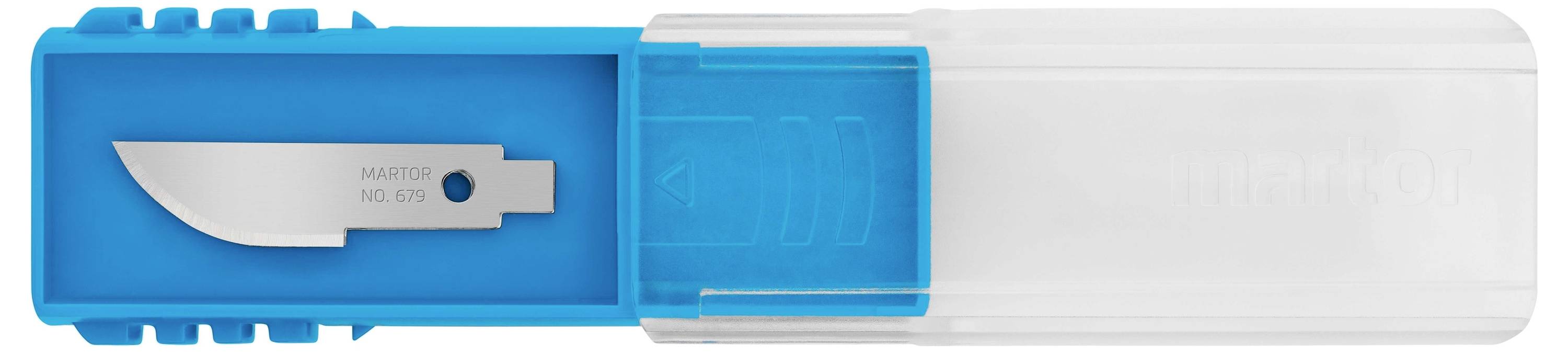 Ein chirurgisches Skalpell in einer blauen Halterung mit durchsichtiger Abdeckung, zeigt eine einzelne Metallklinge mit Gravur.