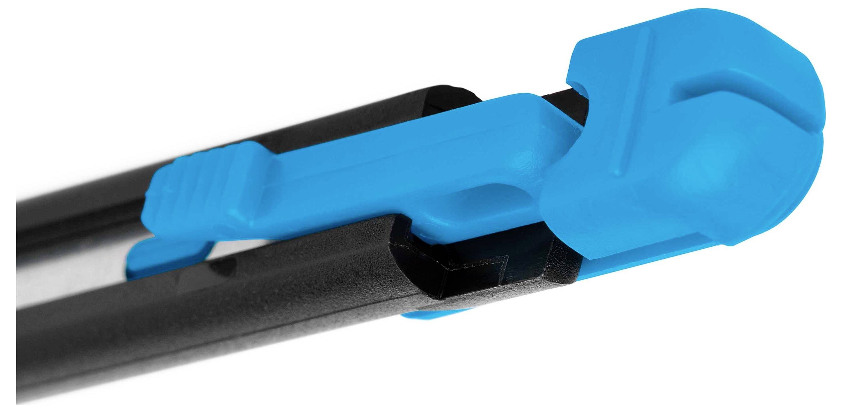 Nahaufnahme eines blauen Cuttermessers mit einer schwarzen Klinge. Der Fokus liegt auf der verstellbaren Klinge und dem ergonomischen Griff.