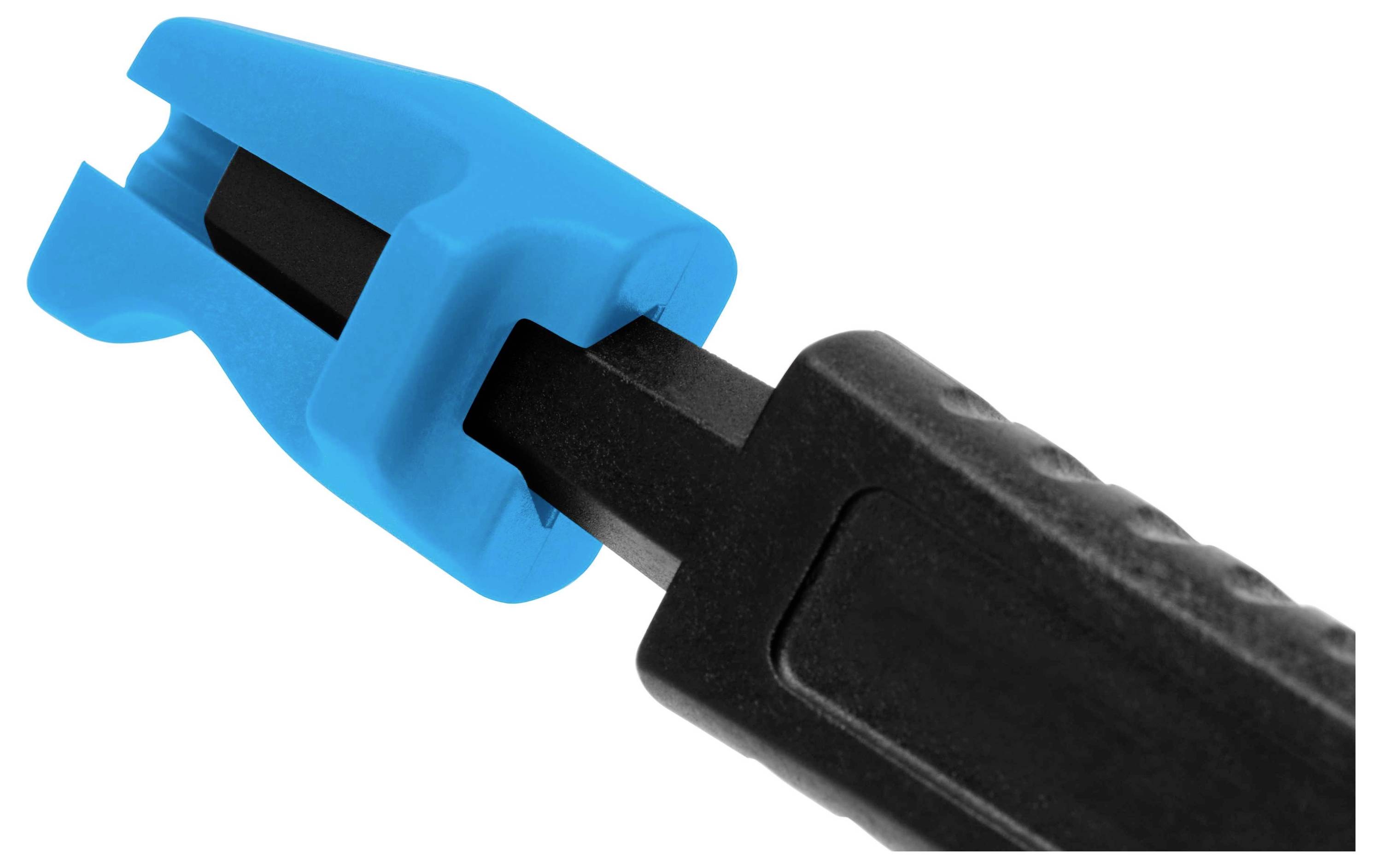 Ein schwarzer Kabelbinder mit einem blauen Verschlussmechanismus, der für das Sichern von Objekten verwendet wird.