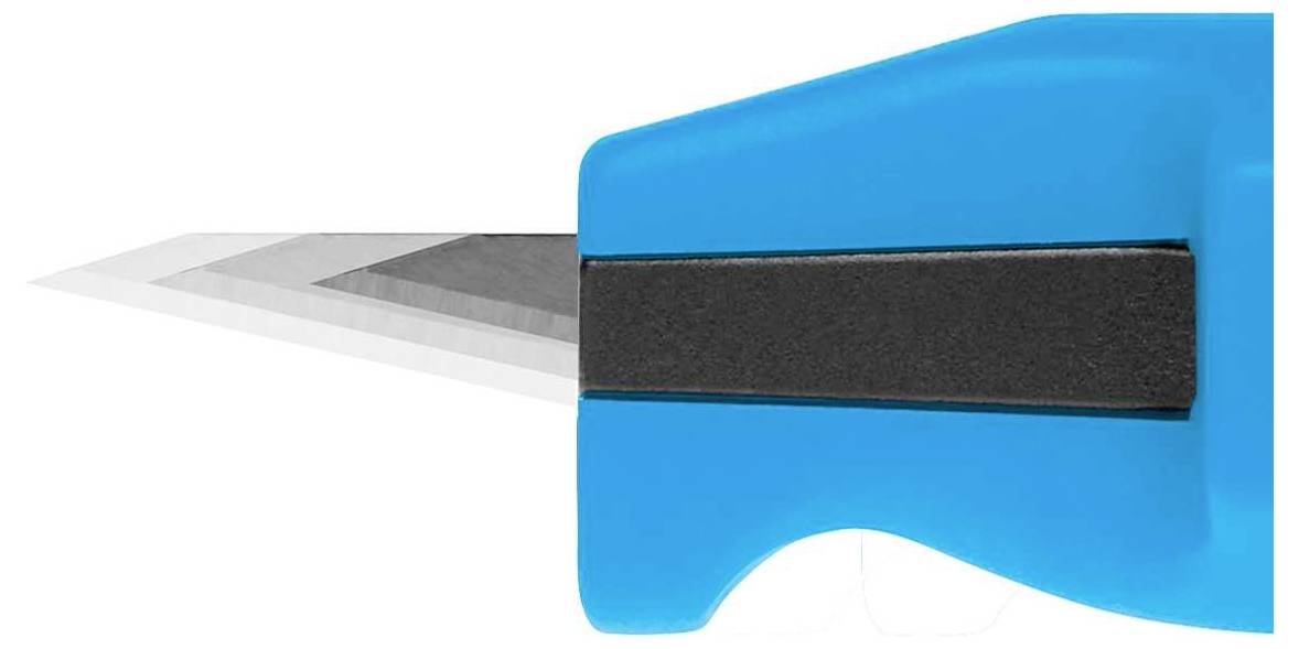 Blauer Cuttermessergriff mit ausgefahrener, scharfer Klinge, seitlich gezeigt.