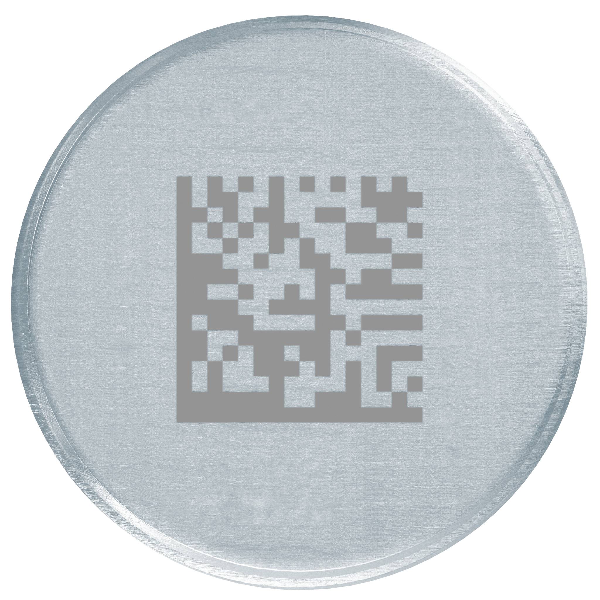Runde silberne metallische Scheibe mit einem grauen pixeligen Quadratsymbol in der Mitte.