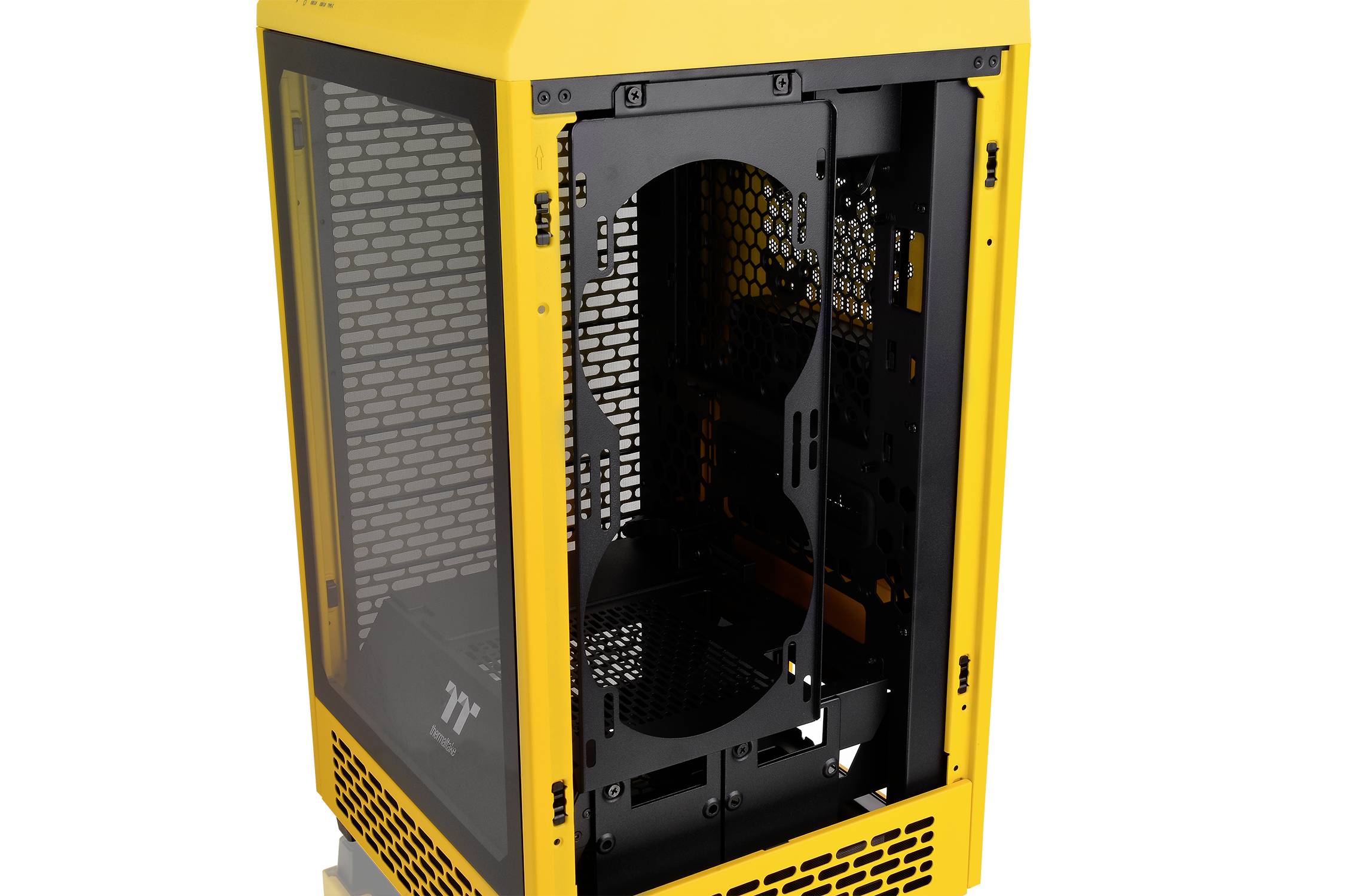 Ein gelbes PC-Gehäuse mit schwarzem Innenraum und transparenten Seitenwänden. Es zeigt das Innere für Hardwareinstallation.
