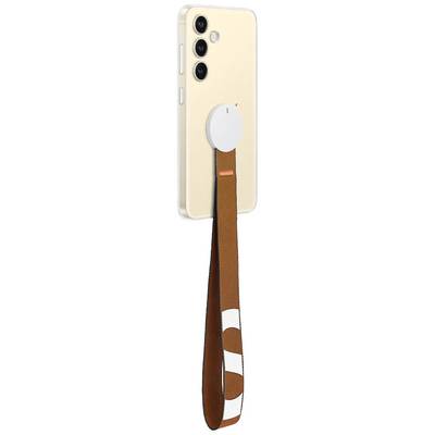 Ein helles Smartphone mit drei Kameras auf der Rückseite, befestigt an einem braunen Trageriemen mit weißen Streifen.