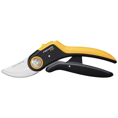 Eine Astschere mit orange-schwarzem Griff, markiert mit 'Fiskars PT72', liegt auf der Seite. Sie hat eine silberne Klinge.