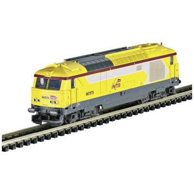 Gelbe und graue Güterlokomotive auf einem Gleis, mit der Aufschrift 'infra' an der Seite, fährt auf einer Modelleisenbahnstrecke.