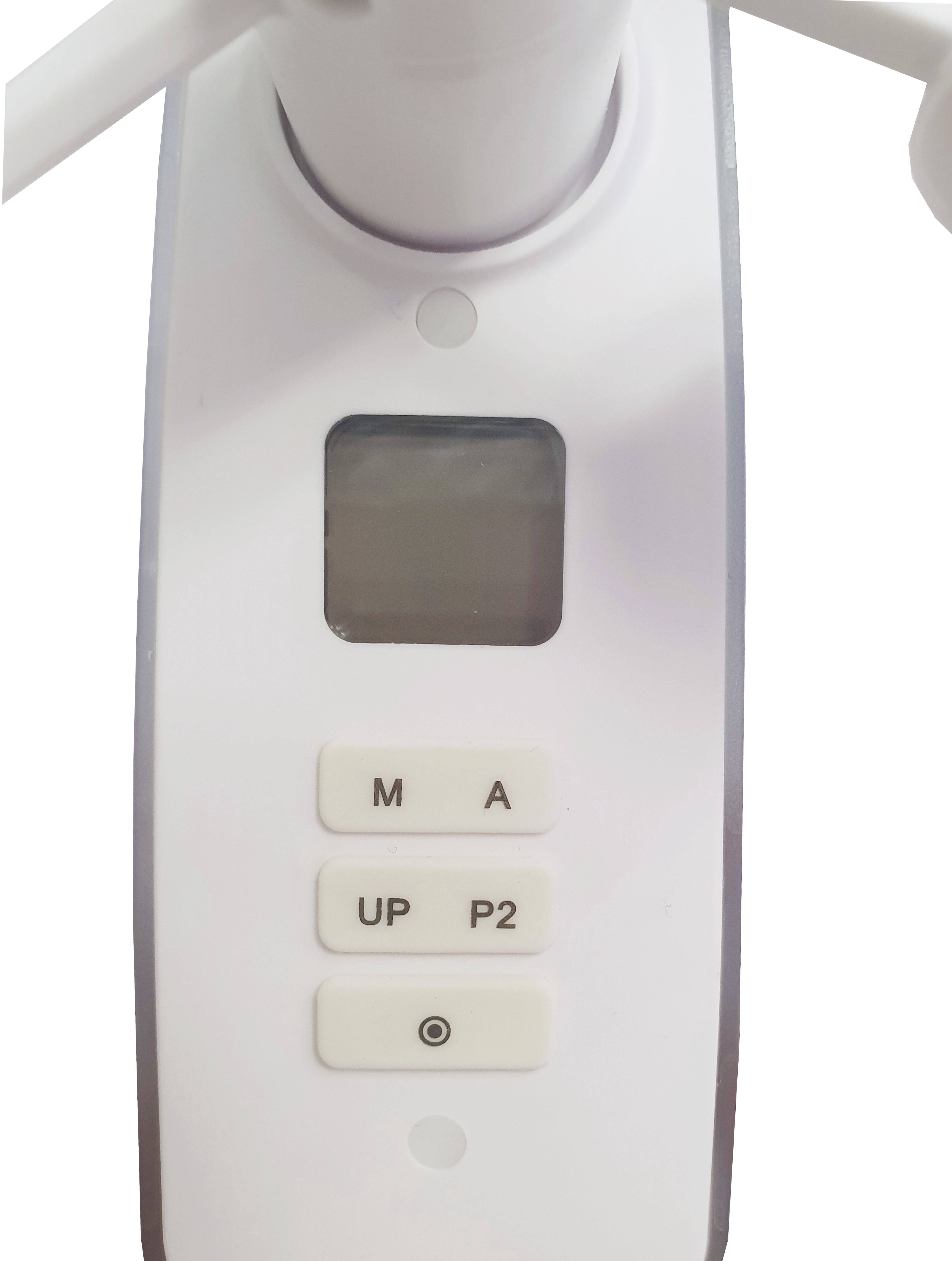 Elektronisches Steuergerät mit Display und vier Tasten: 'M', 'UP', 'P2', und 'O'. Benutzersteuerung für ein Gerät.