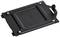 Eine schwarze SSD-Halterung aus Metall, rechteckig mit Schraube oben rechts, für die Befestigung einer SSD in einem Computergehäuse.