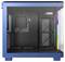 Ein leeres, blaues PC-Gehäuse mit transparentem Seitenfenster, geeignet für Computerhardware-Installation.