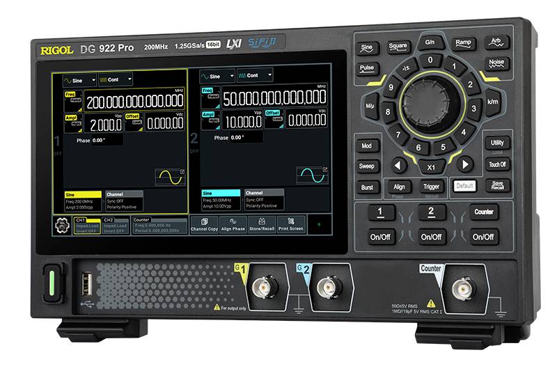 'Rigol DG 922 Pro' Signalgenerator mit Dual-Display zeigt Frequenz-, Phase- und Amplitudenparameter. Knöpfe für Funktionen.