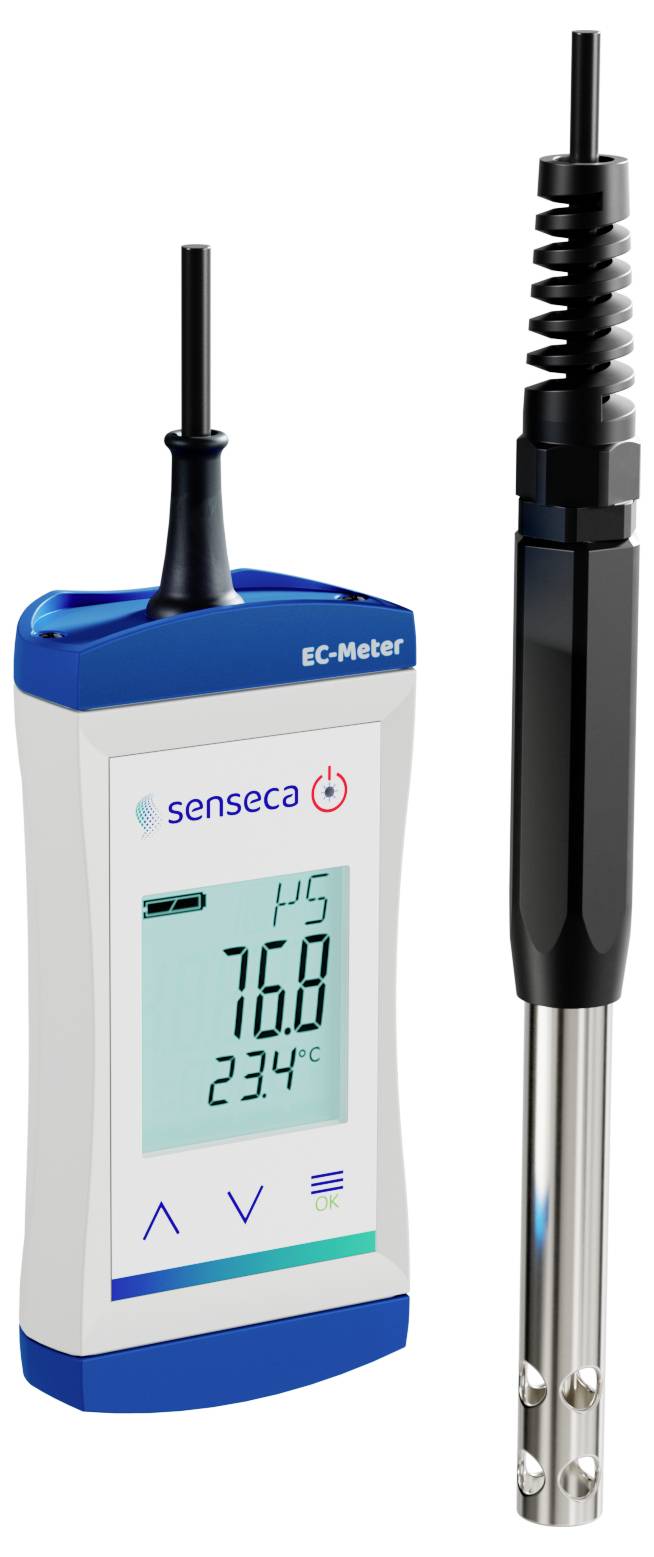 Ein digitales EC-Messgerät mit Sonde misst die elektrische Leitfähigkeit und Temperatur und zeigt '76,0' und '23,4°C' auf seinem Display.