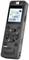 Digitaler Voice-Recorder mit Display zeigt Aufnahmezeit und -datum. Schwarzes Gerät mit mehreren Tasten zur Steuerung der Wiedergabe.
