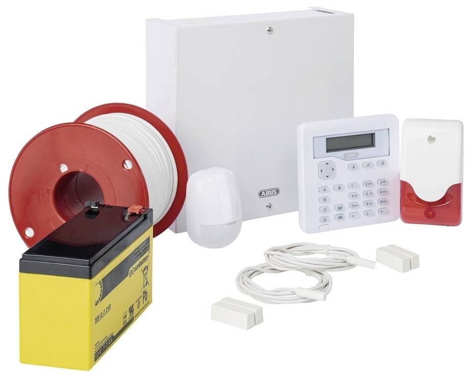 Ein Alarmsystem-Set mit Steuerungseinheit, Bewegungsmelder, Kabel, Batterie, Tastatur, und zwei Türsensoren.